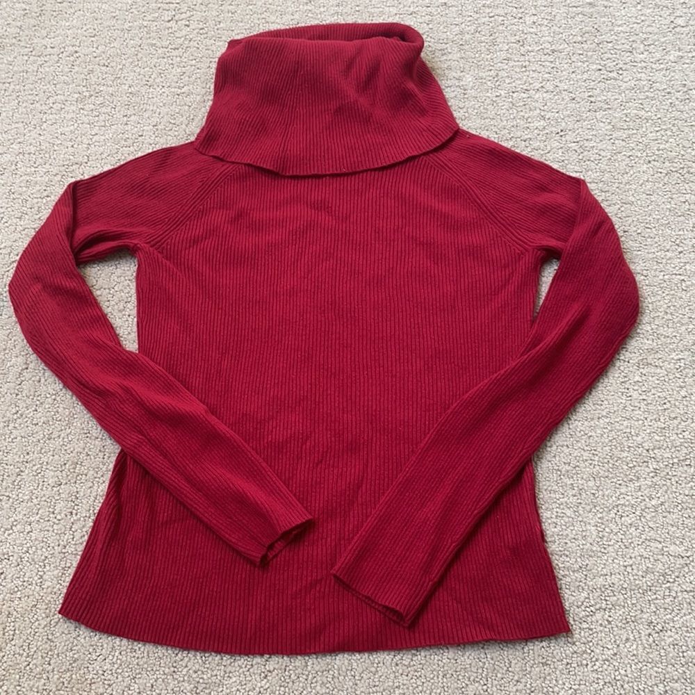 B1G1 Free!! Ann Taylor XS turtleneck longsleeve knit top.